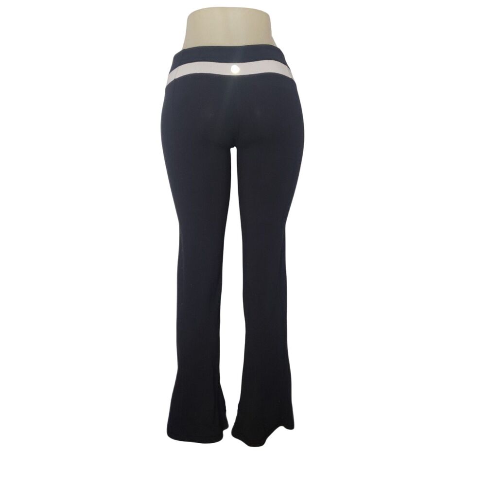 LULULEMON Groove Pant Boot Cut Black and White Flare Leggings Womens Size 4 - Picture 3 of 10